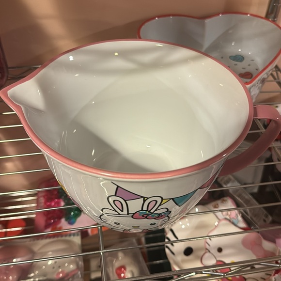 NWT Hello Kitty Ceramic Batter Bowl